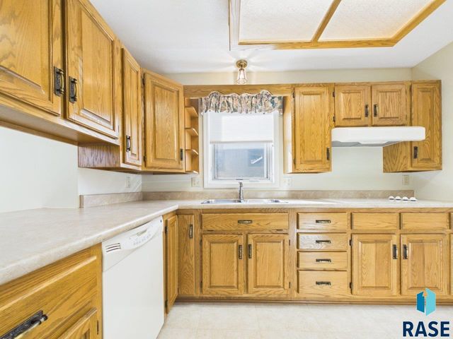 2425 S Center Ave Avenue, Sioux Falls, SD 57105