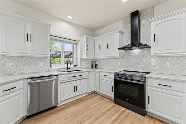 25380 W 149th Court, Olathe, KS 66061