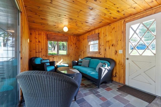 305 High St Ext, Lancaster, MA 01523