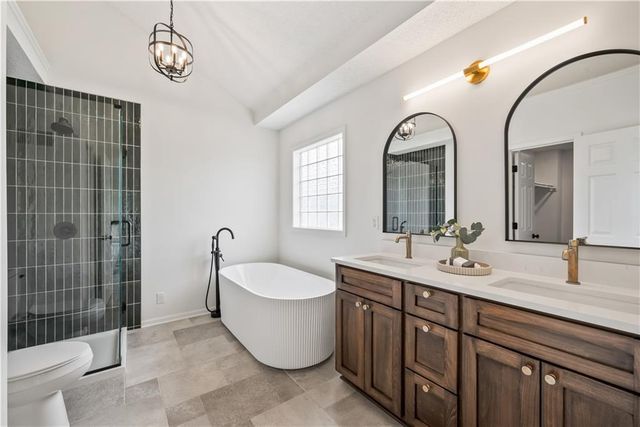 905 NW 112th Terrace, Kansas City, MO 64155