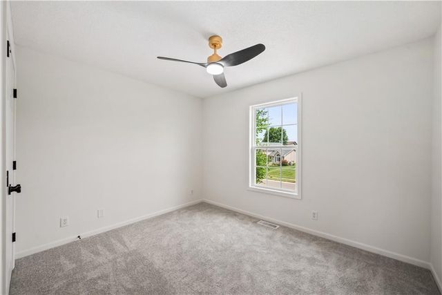 905 NW 112th Terrace, Kansas City, MO 64155