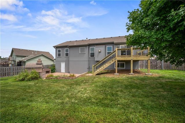 905 NW 112th Terrace, Kansas City, MO 64155