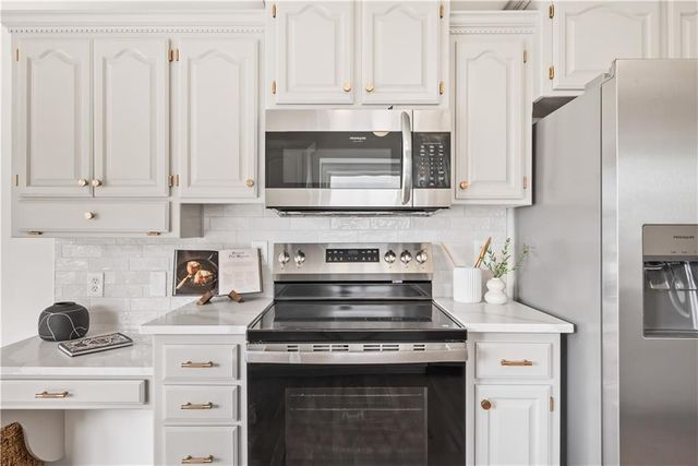 905 NW 112th Terrace, Kansas City, MO 64155