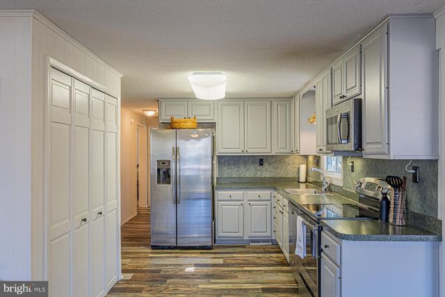 57 SWANN CT, Reedville, VA 22539