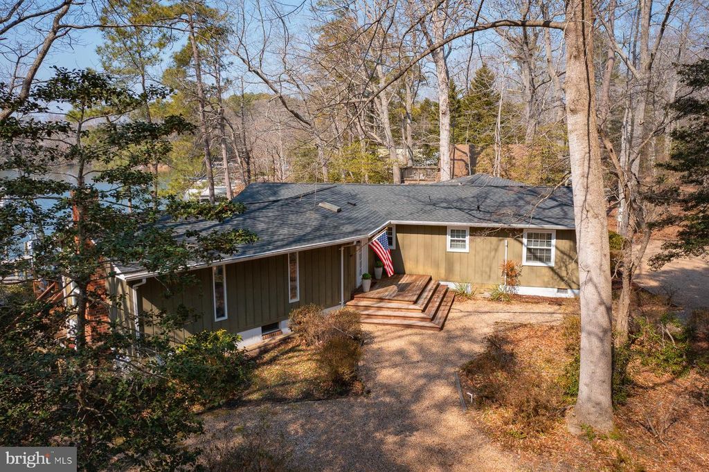 57 SWANN CT, Reedville, VA 22539