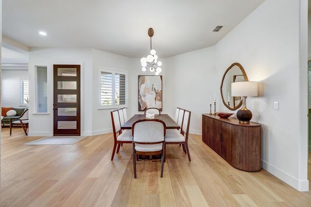 2701 Robinson Creek Ln, Elk Grove, CA 95758