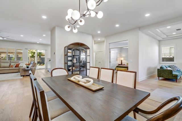 2701 Robinson Creek Ln, Elk Grove, CA 95758