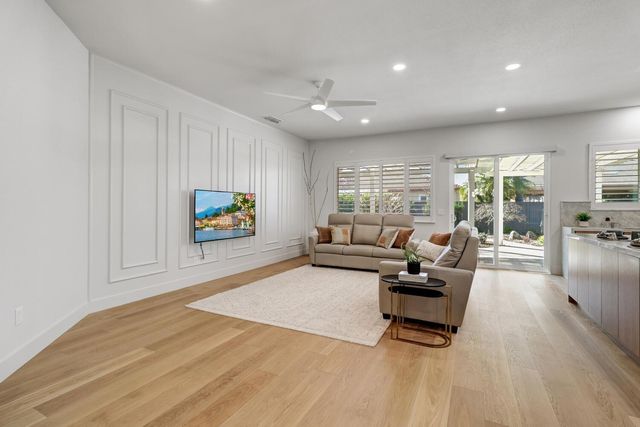 2701 Robinson Creek Ln, Elk Grove, CA 95758