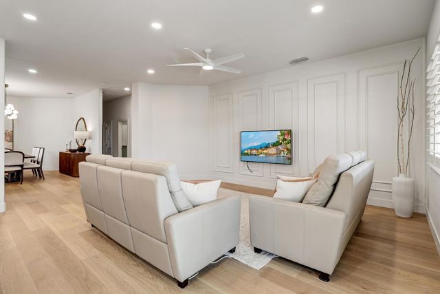 2701 Robinson Creek Ln, Elk Grove, CA 95758