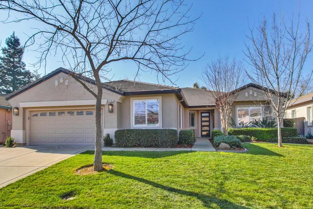 2701 Robinson Creek Ln, Elk Grove, CA 95758