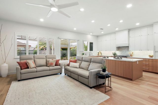 2701 Robinson Creek Ln, Elk Grove, CA 95758