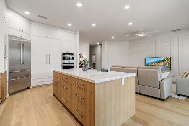 2701 Robinson Creek Ln, Elk Grove, CA 95758