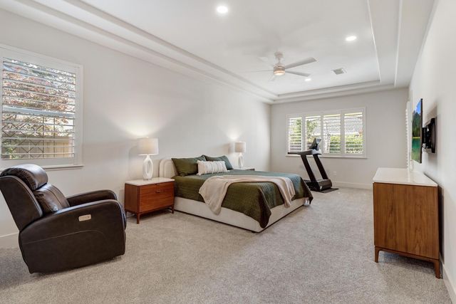 2701 Robinson Creek Ln, Elk Grove, CA 95758