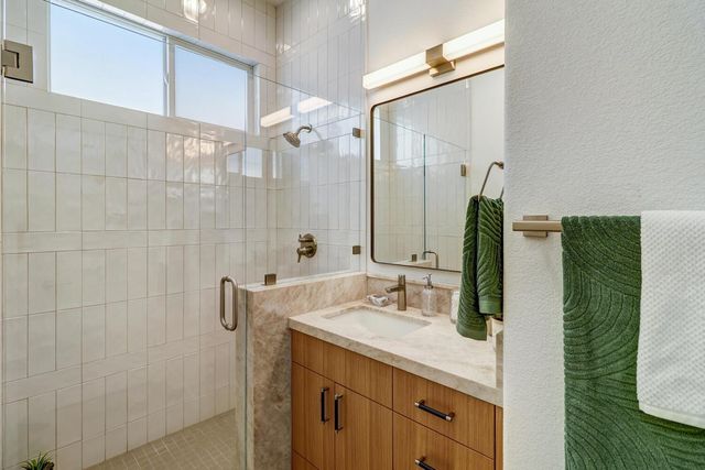 2701 Robinson Creek Ln, Elk Grove, CA 95758