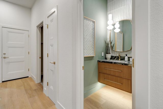 2701 Robinson Creek Ln, Elk Grove, CA 95758