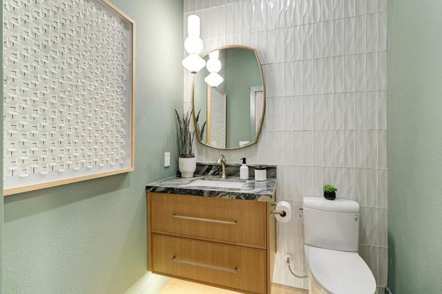 2701 Robinson Creek Ln, Elk Grove, CA 95758