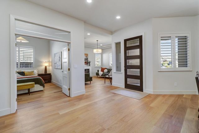 2701 Robinson Creek Ln, Elk Grove, CA 95758