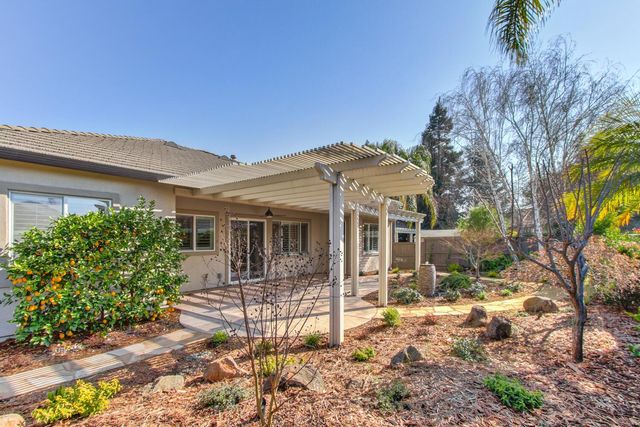 2701 Robinson Creek Ln, Elk Grove, CA 95758