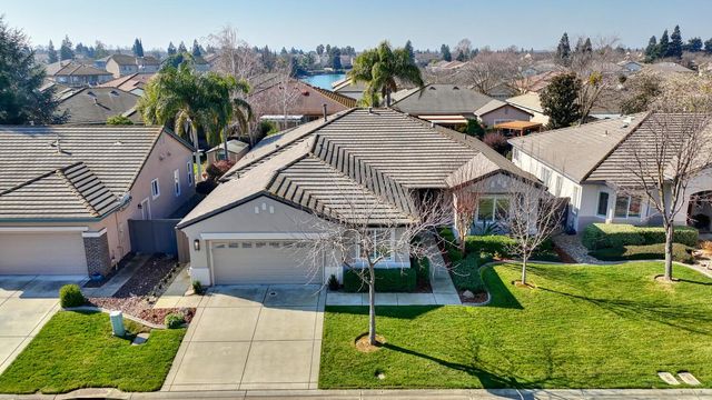 2701 Robinson Creek Ln, Elk Grove, CA 95758