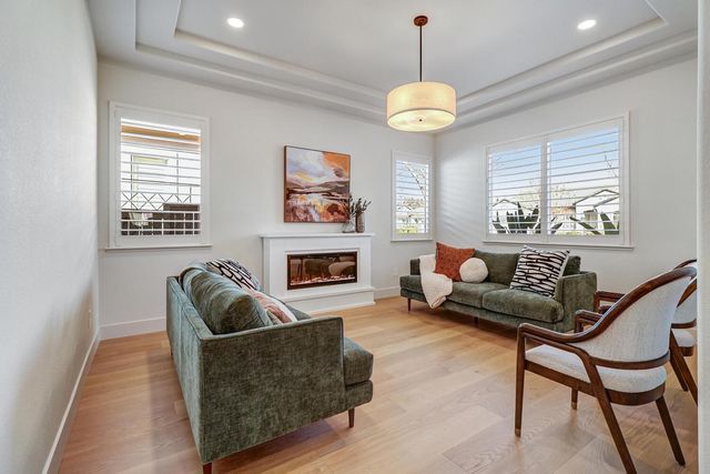 2701 Robinson Creek Ln, Elk Grove, CA 95758