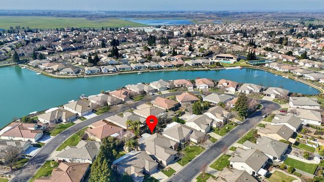 2701 Robinson Creek Ln, Elk Grove, CA 95758