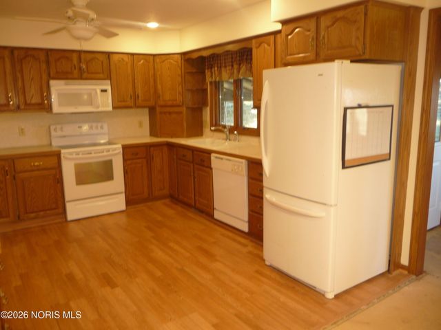 443 W College Avenue, 443, Pemberville, OH 43450