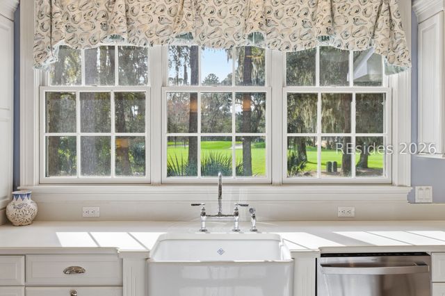 18 Forest Lake Dr, Daufuskie Island, SC 29915