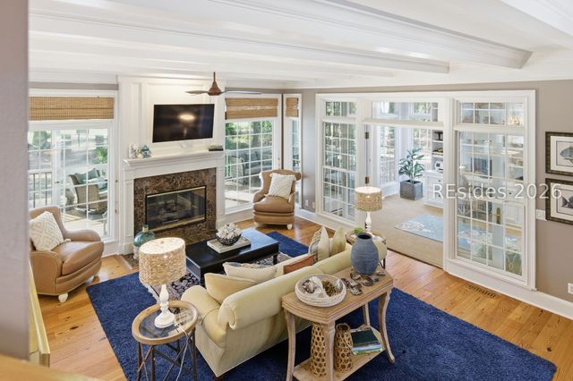 18 Forest Lake Dr, Daufuskie Island, SC 29915