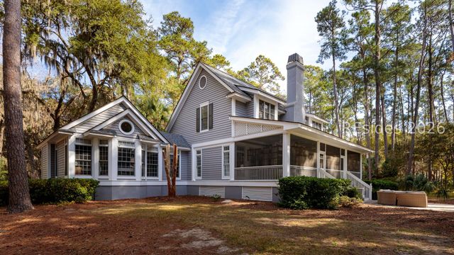 18 Forest Lake Dr, Daufuskie Island, SC 29915