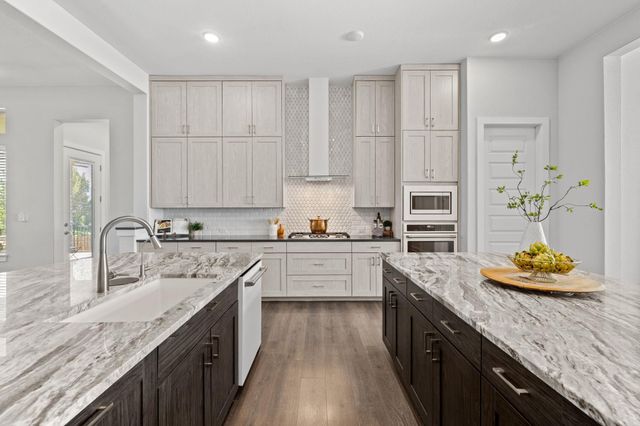 2332 Airport DR, Leander, TX 78641