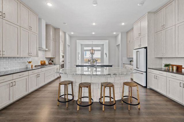 2332 Airport DR, Leander, TX 78641