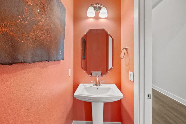 2332 Airport DR, Leander, TX 78641