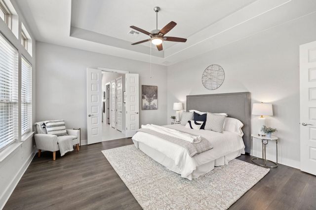 2332 Airport DR, Leander, TX 78641
