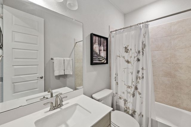 2332 Airport DR, Leander, TX 78641