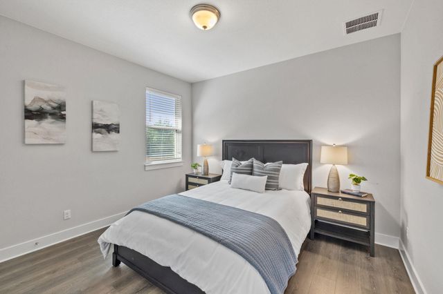 2332 Airport DR, Leander, TX 78641