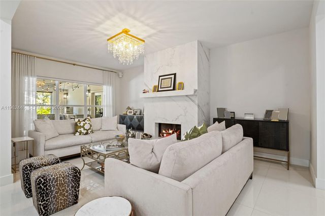 16140 Aberdeen Way, Miami Lakes, FL 33014