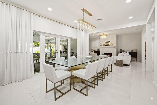 16140 Aberdeen Way, Miami Lakes, FL 33014