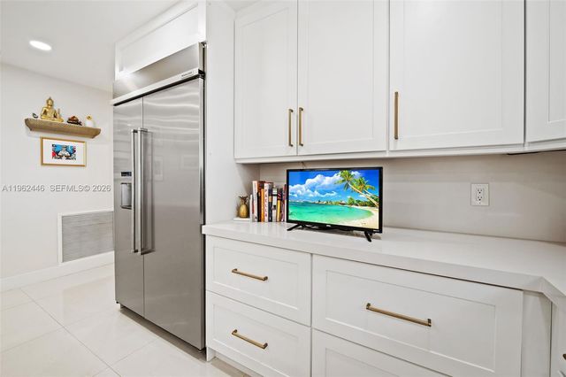 16140 Aberdeen Way, Miami Lakes, FL 33014