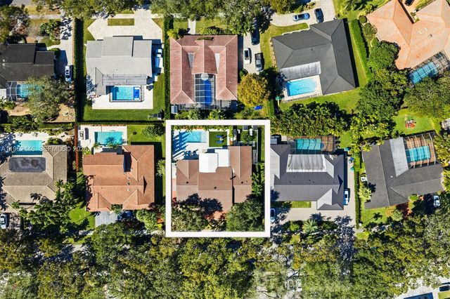 16140 Aberdeen Way, Miami Lakes, FL 33014