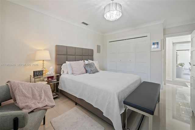 16140 Aberdeen Way, Miami Lakes, FL 33014