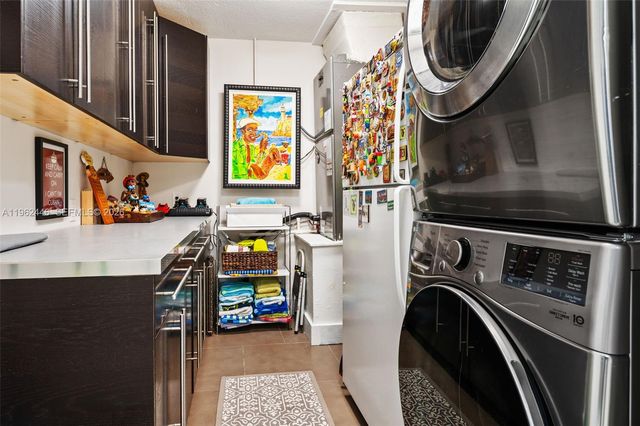 16140 Aberdeen Way, Miami Lakes, FL 33014