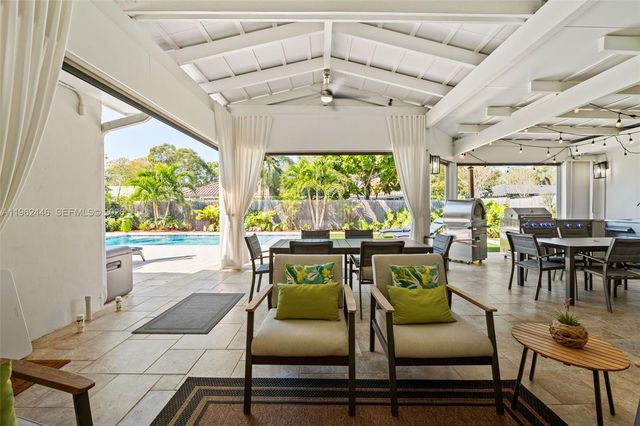 16140 Aberdeen Way, Miami Lakes, FL 33014