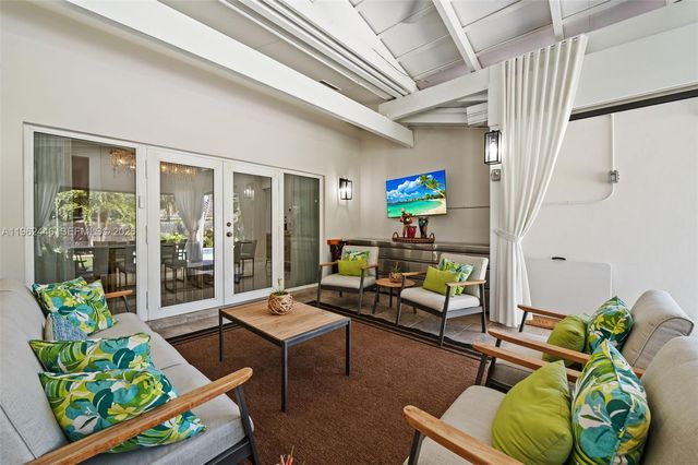 16140 Aberdeen Way, Miami Lakes, FL 33014