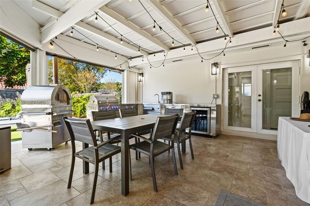 16140 Aberdeen Way, Miami Lakes, FL 33014