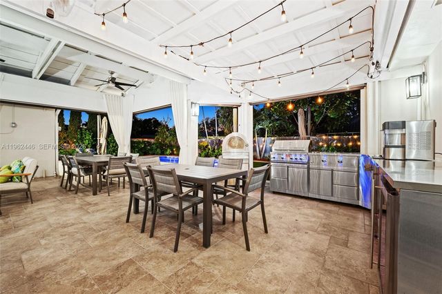 16140 Aberdeen Way, Miami Lakes, FL 33014