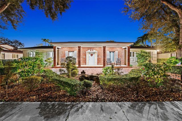 16140 Aberdeen Way, Miami Lakes, FL 33014