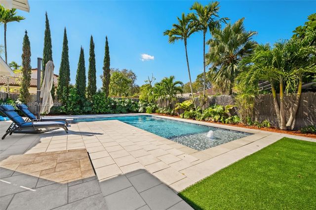 16140 Aberdeen Way, Miami Lakes, FL 33014