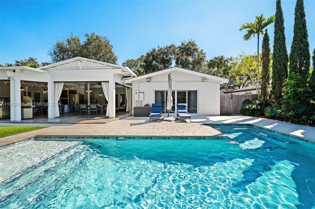 16140 Aberdeen Way, Miami Lakes, FL 33014