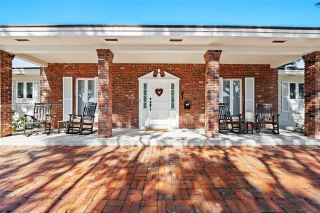 16140 Aberdeen Way, Miami Lakes, FL 33014