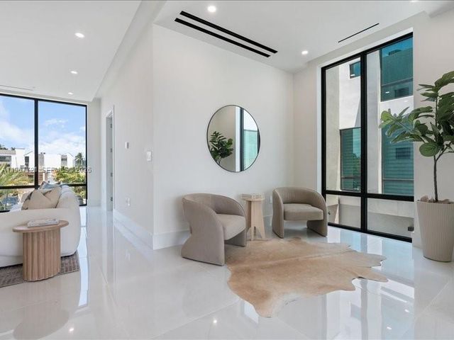 4008 NE 167th St 6, North Miami Beach, FL 33160